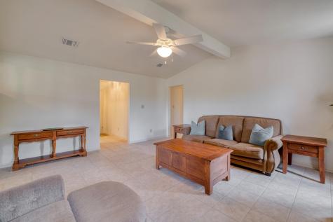 185 E Broken Tree Lane Smithville TX 78957