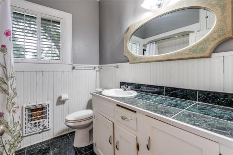 520 S Pecan Avenue Luling TX 78648