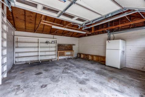 520 S Pecan Avenue Luling TX 78648