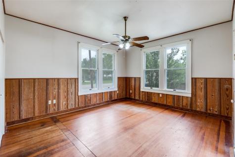 520 S Pecan Avenue Luling TX 78648