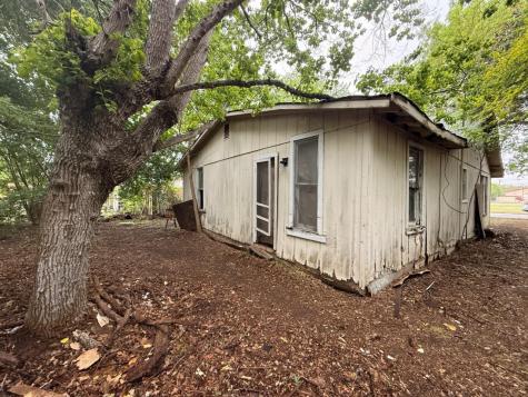 918 S Brazos Street Lockhart TX 78644