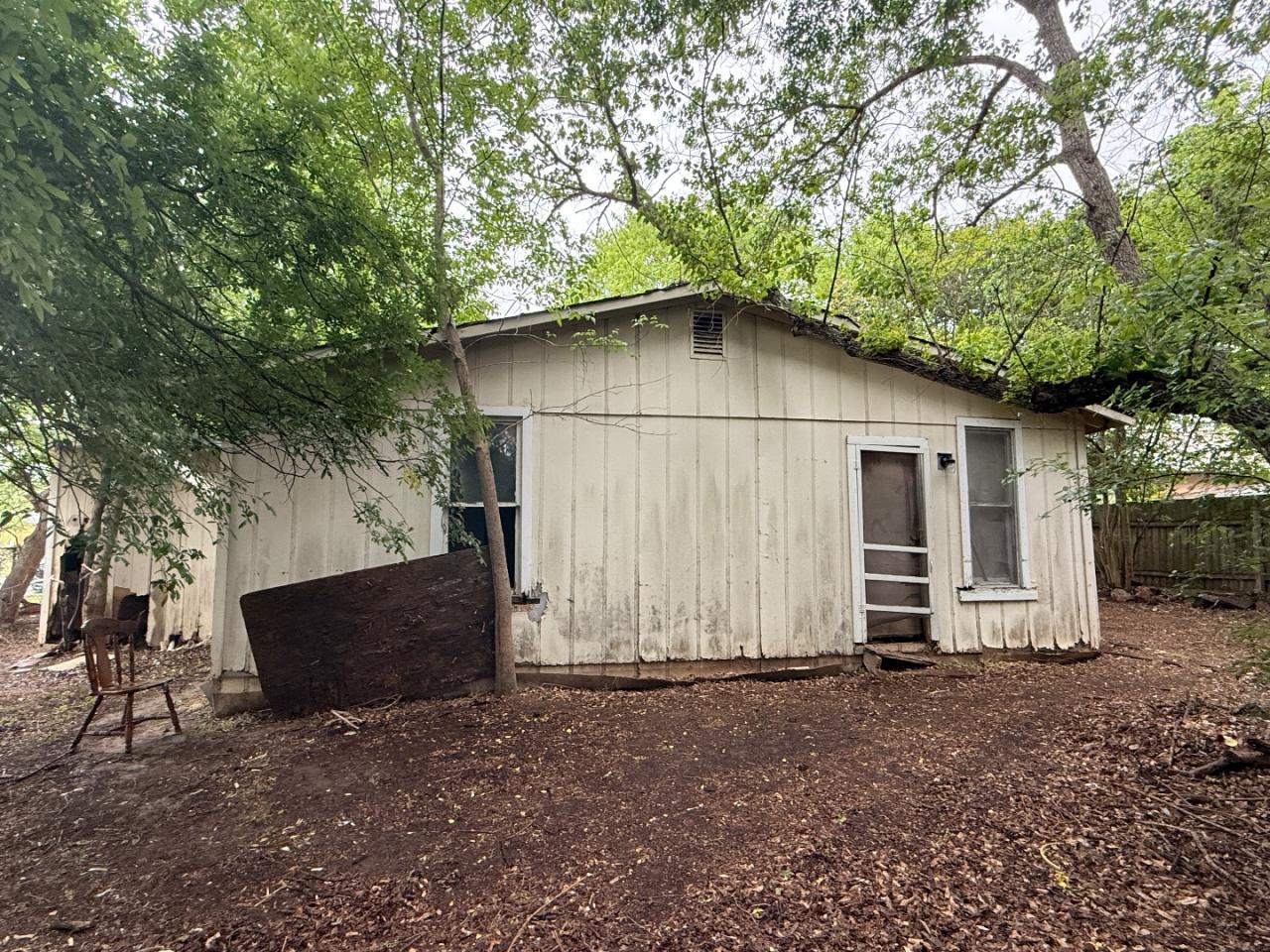 918 S Brazos Street Lockhart TX 78644