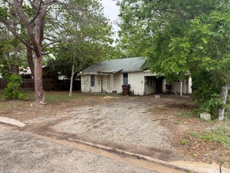 918 S Brazos Street Lockhart TX 78644