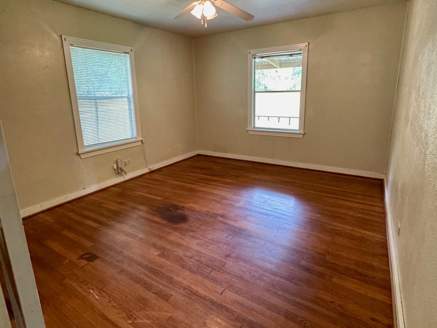 762 E Walnut Street La Grange TX 78945