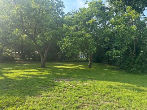 762 E Walnut Street La Grange TX 78945