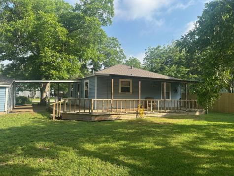 762 E Walnut Street La Grange TX 78945