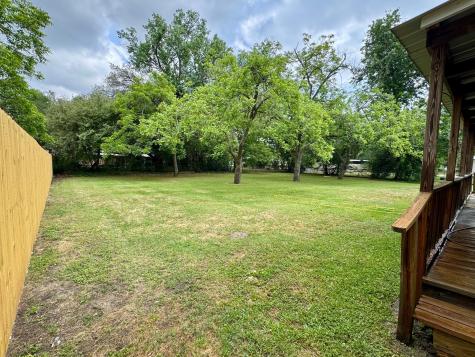 762 E Walnut Street La Grange TX 78945