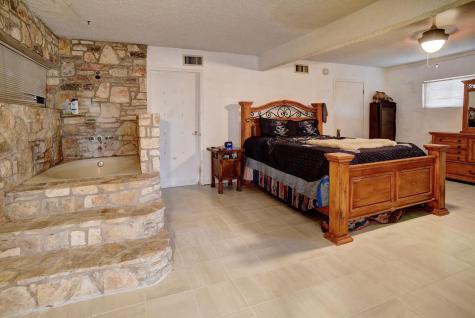 537 Leisure Lane Cedar Creek TX 78612