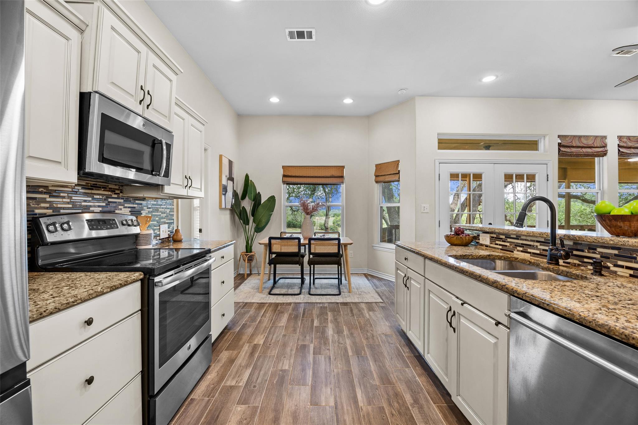 10409 Little Creek Circle Dripping Springs TX 78620