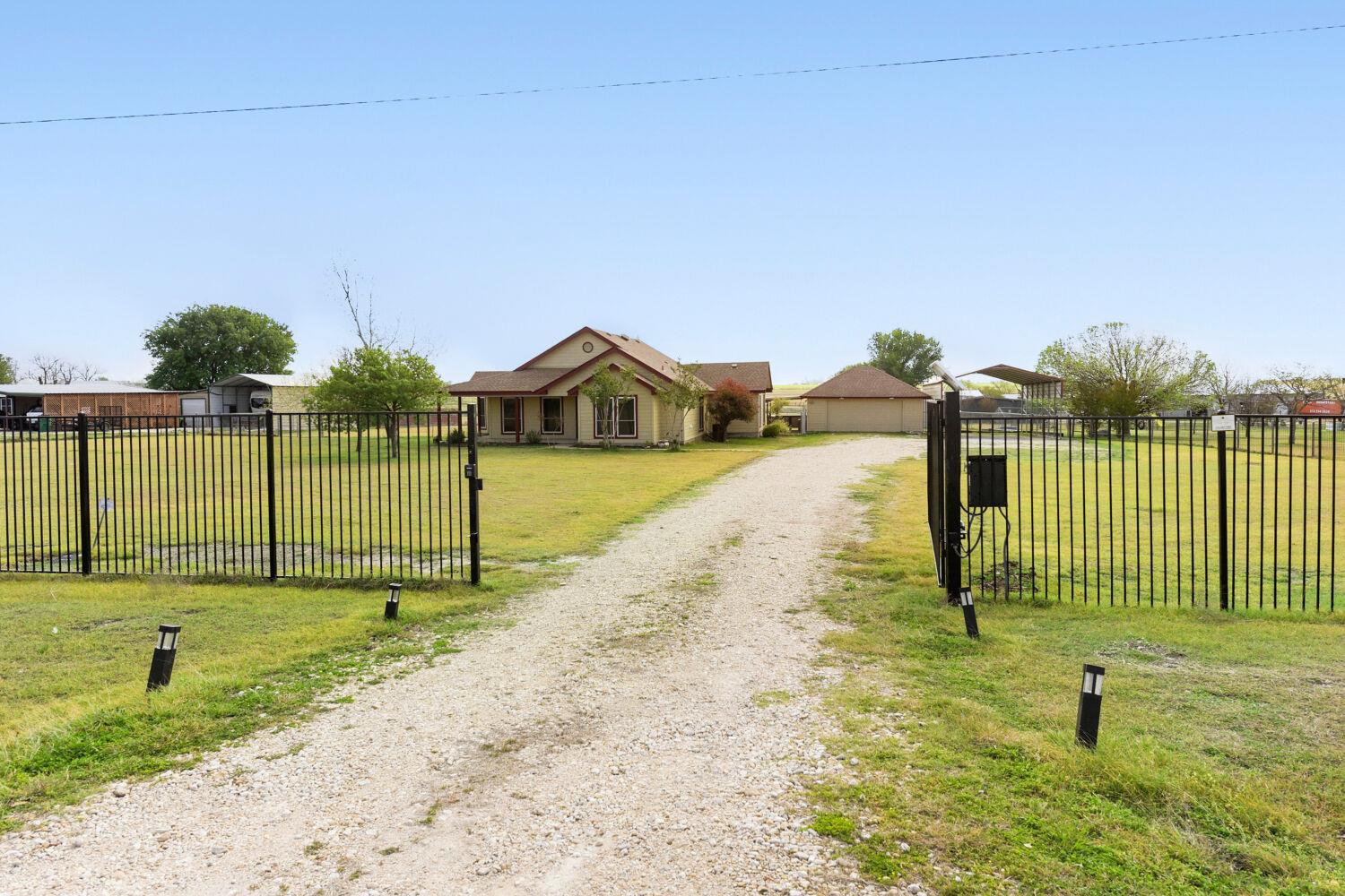2601 Windy Ridge Road Taylor TX 76574