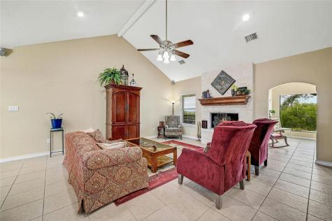1370 Sunset View Fischer TX 78623
