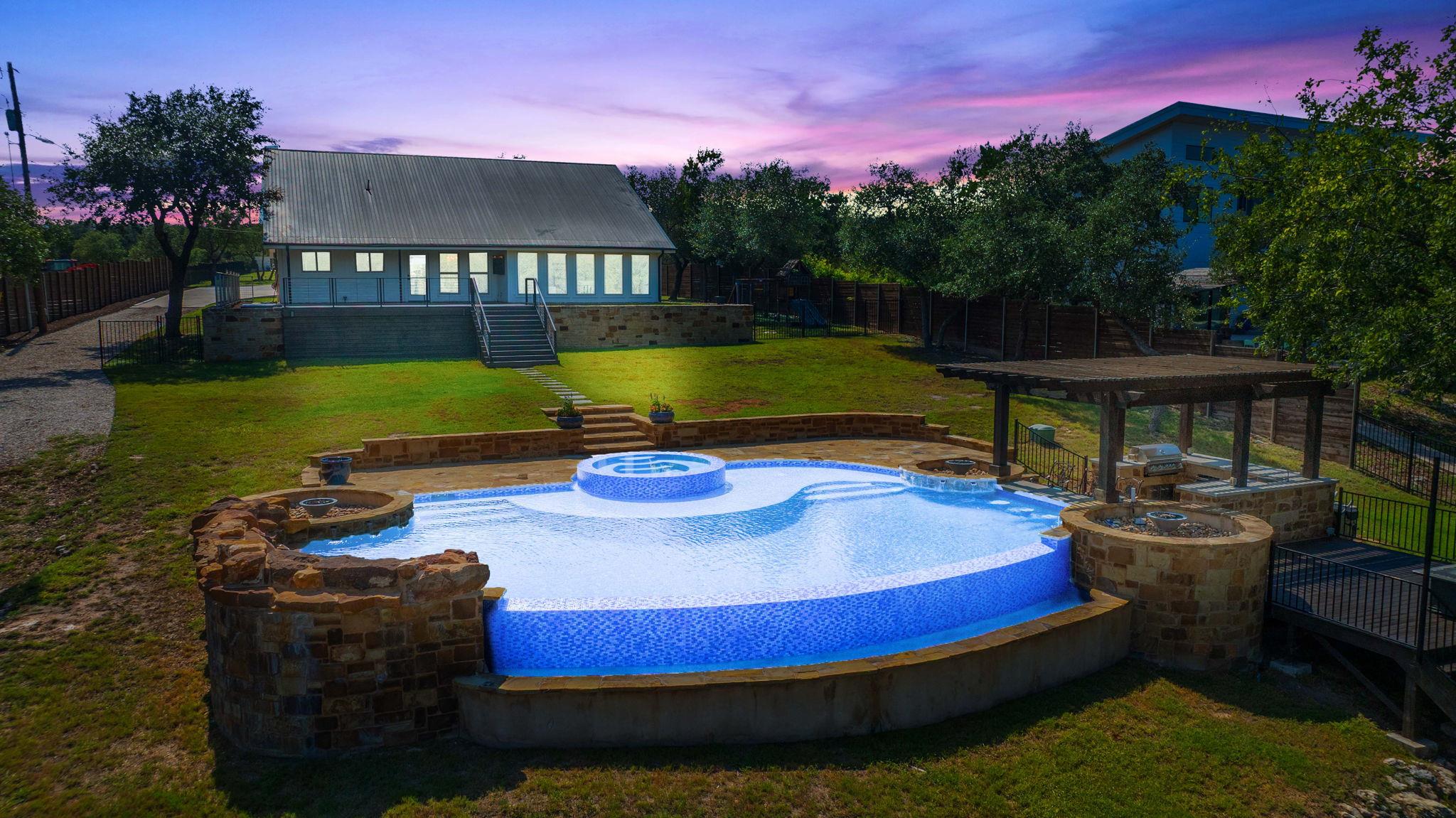 1325 Likeness Road Spicewood TX 78669