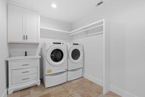 1325 Likeness Road Spicewood TX 78669