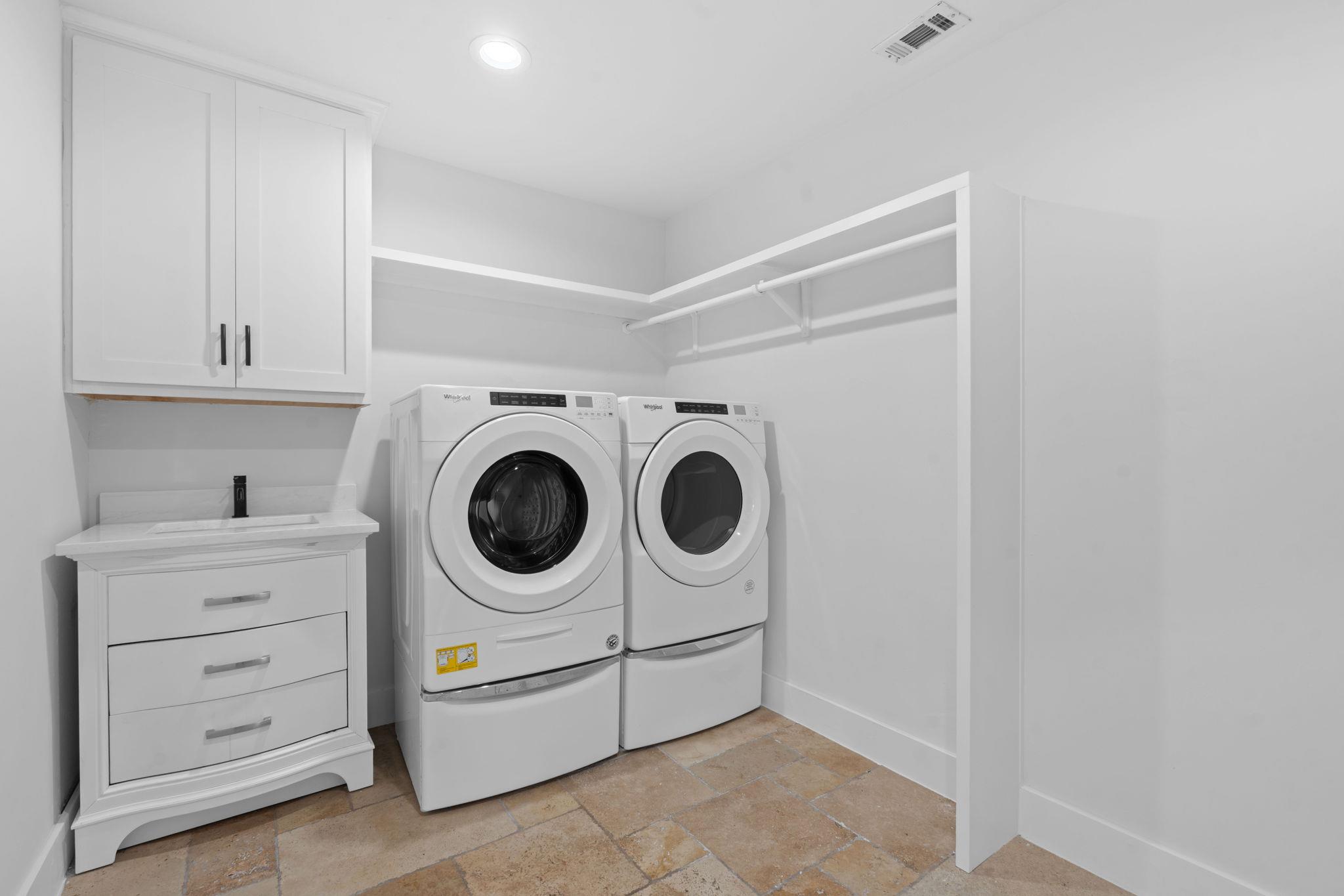 1325 Likeness Road Spicewood TX 78669