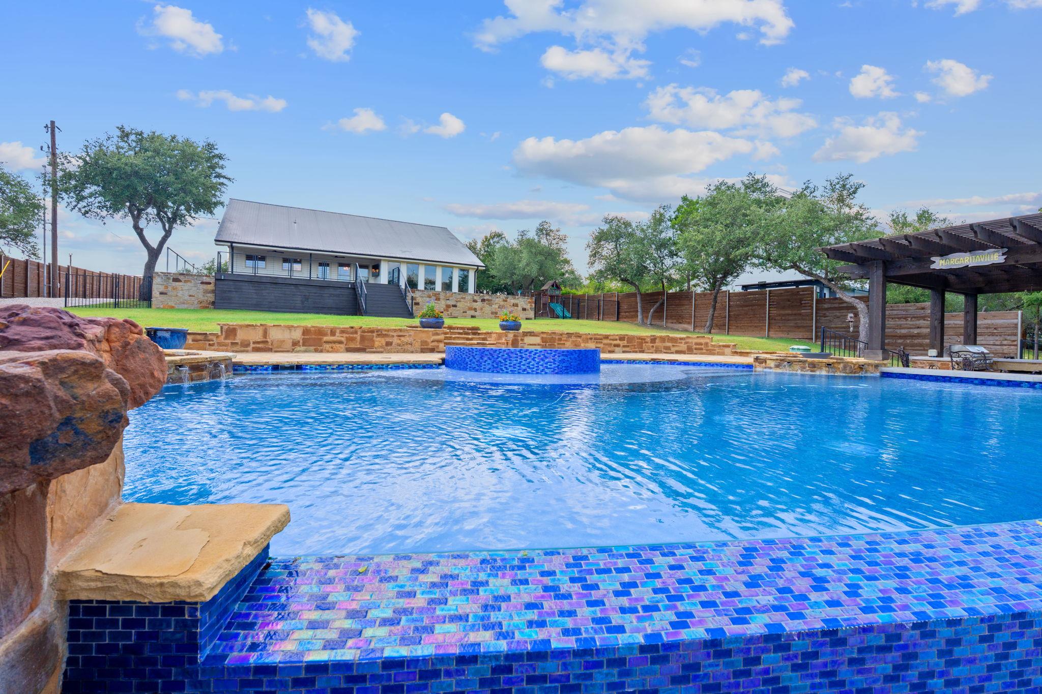 1325 Likeness Road Spicewood TX 78669