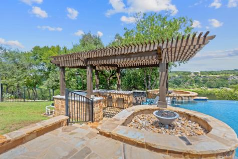 1325 Likeness Road Spicewood TX 78669