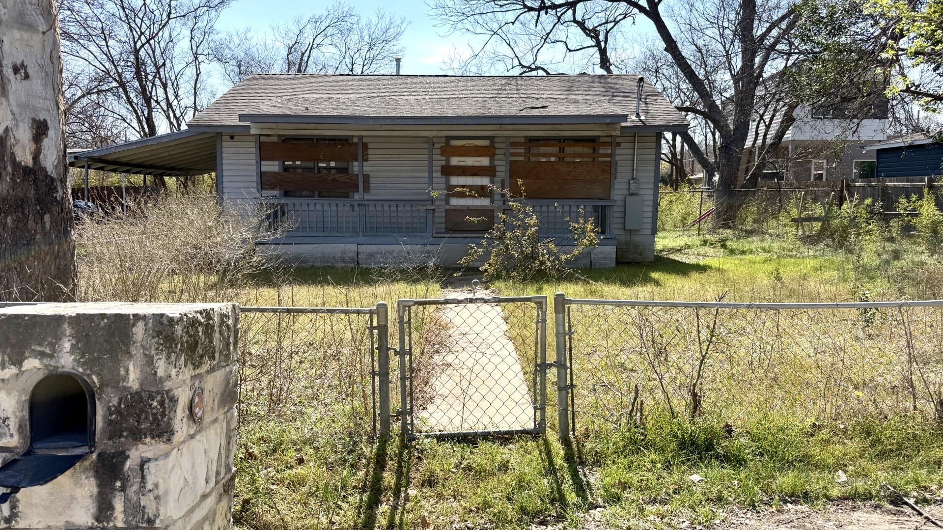 407 Middle Lane Austin TX 78753