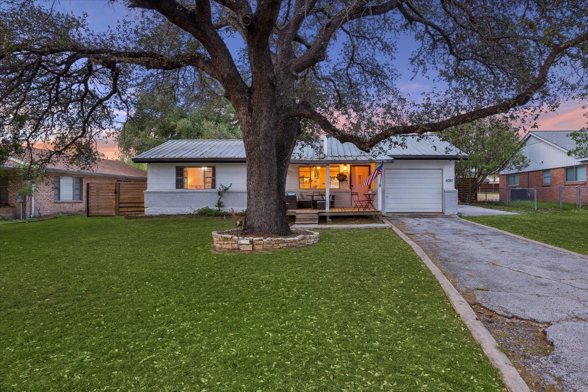 4247 River Oaks Drive Kingsland TX 78639