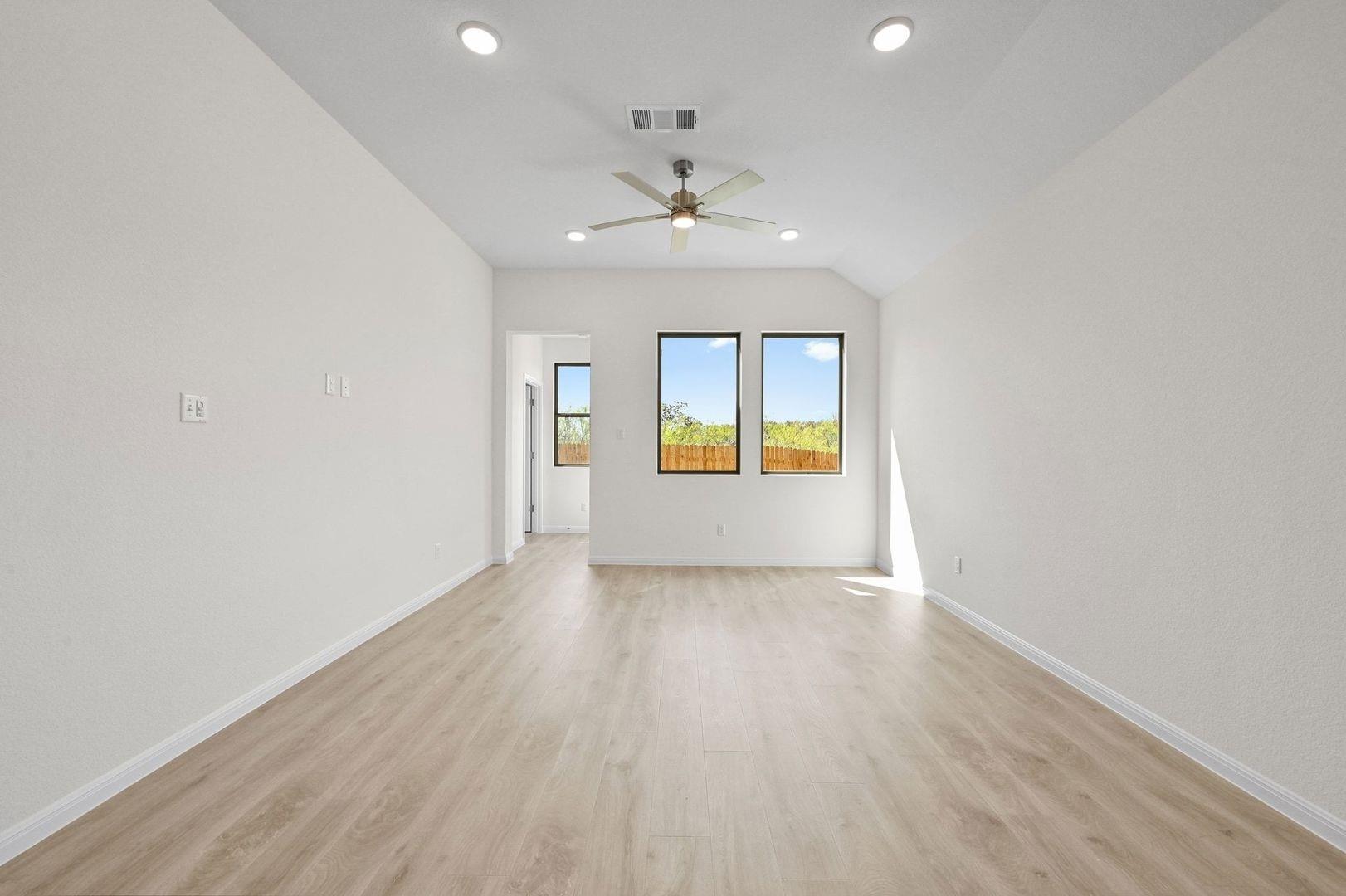 270 Bendecido Loop Elgin TX 78621
