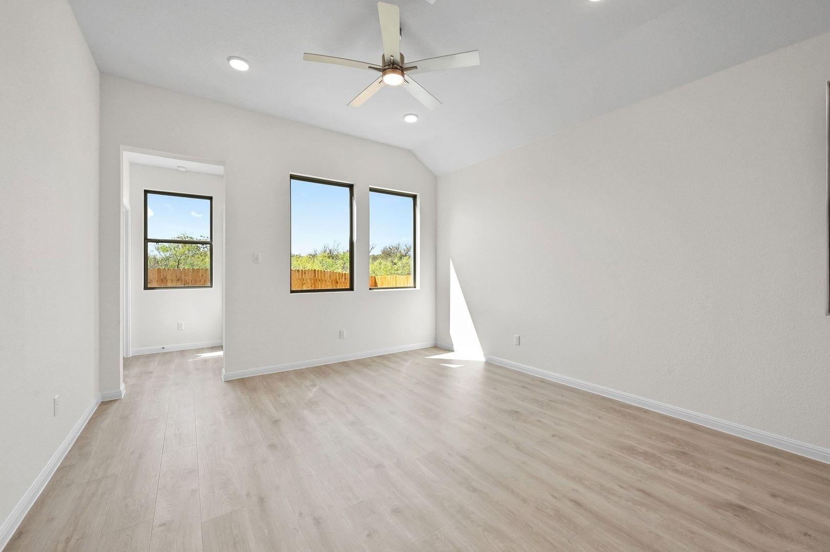 270 Bendecido Loop Elgin TX 78621