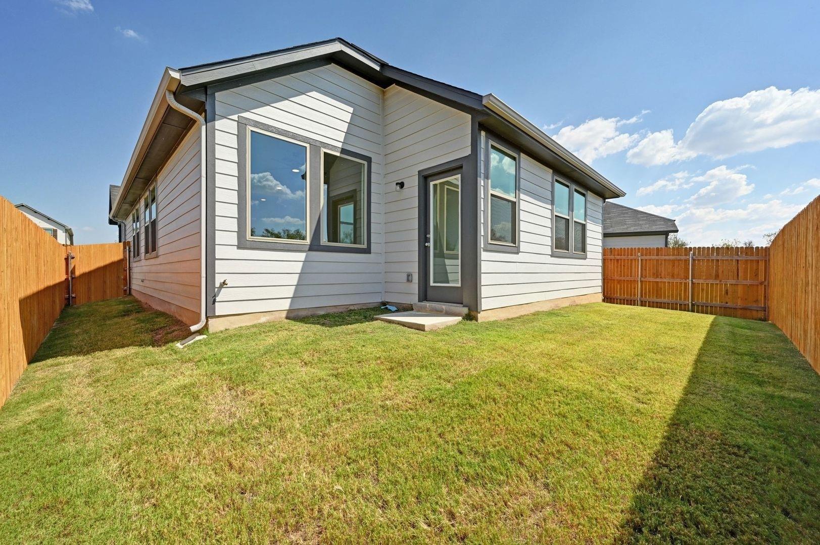 270 Bendecido Loop Elgin TX 78621