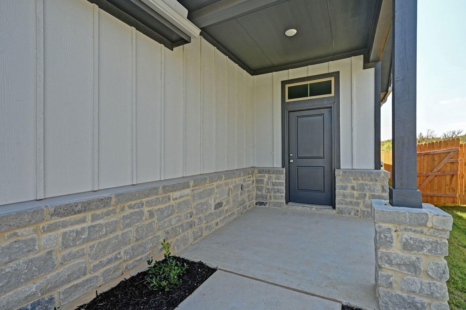 270 Bendecido Loop Elgin TX 78621