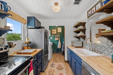 10006 Janet Loop Dripping Springs TX 78620