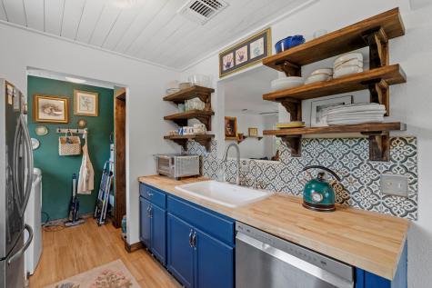 10006 Janet Loop Dripping Springs TX 78620