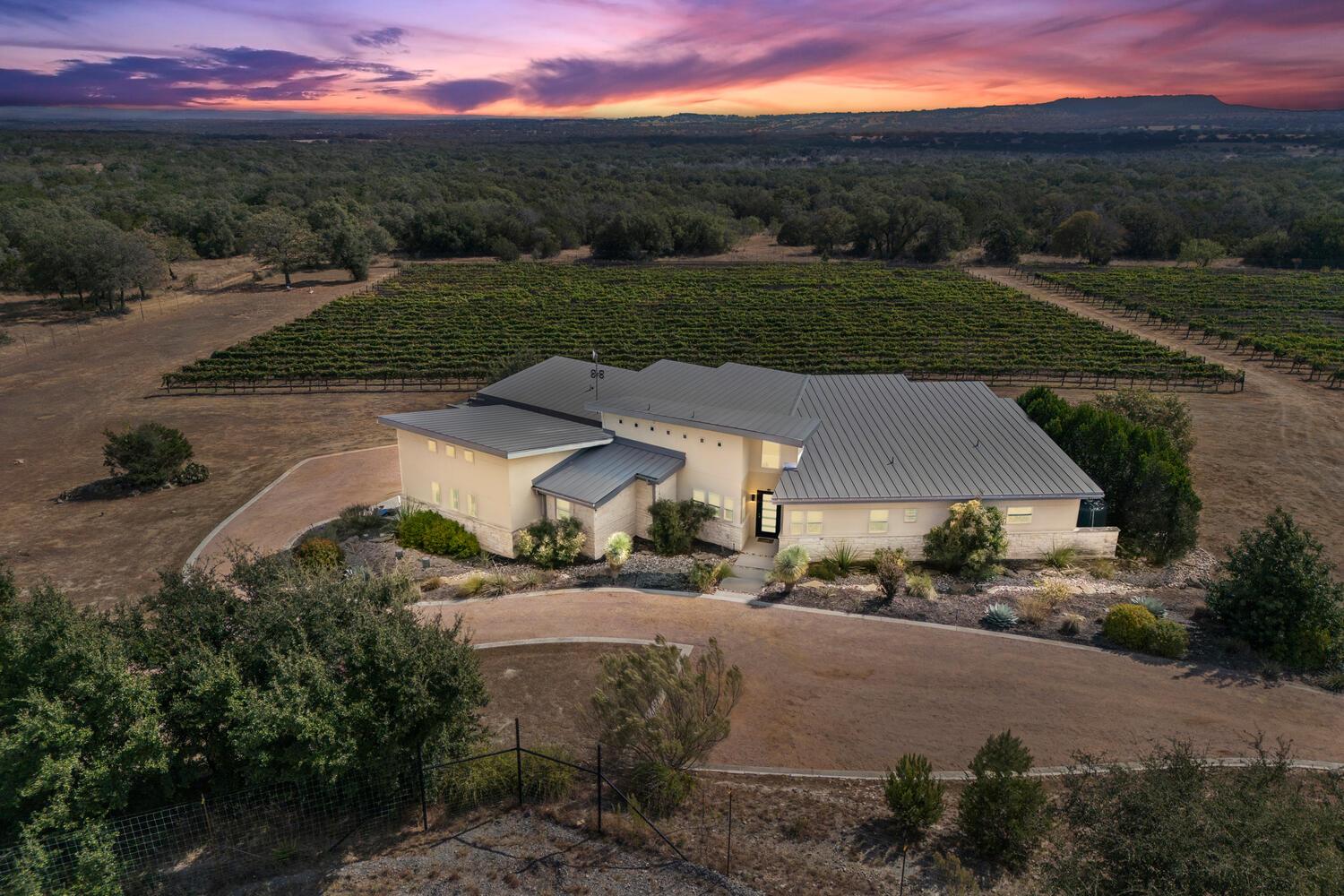 1758 Lincoln Smith Road Round Mountain TX 78663