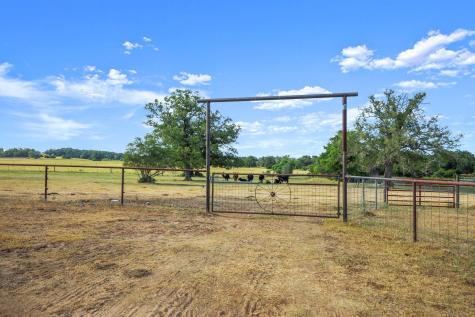 1099 Private Road 1061 Paige TX 78659