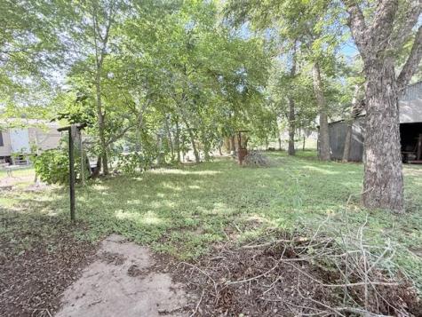 413 SW 1st Street Waelder TX 78959