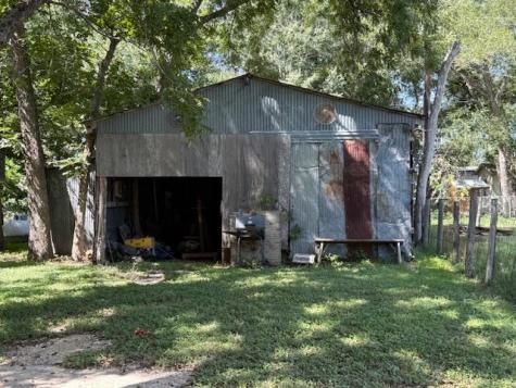 413 SW 1st Street Waelder TX 78959