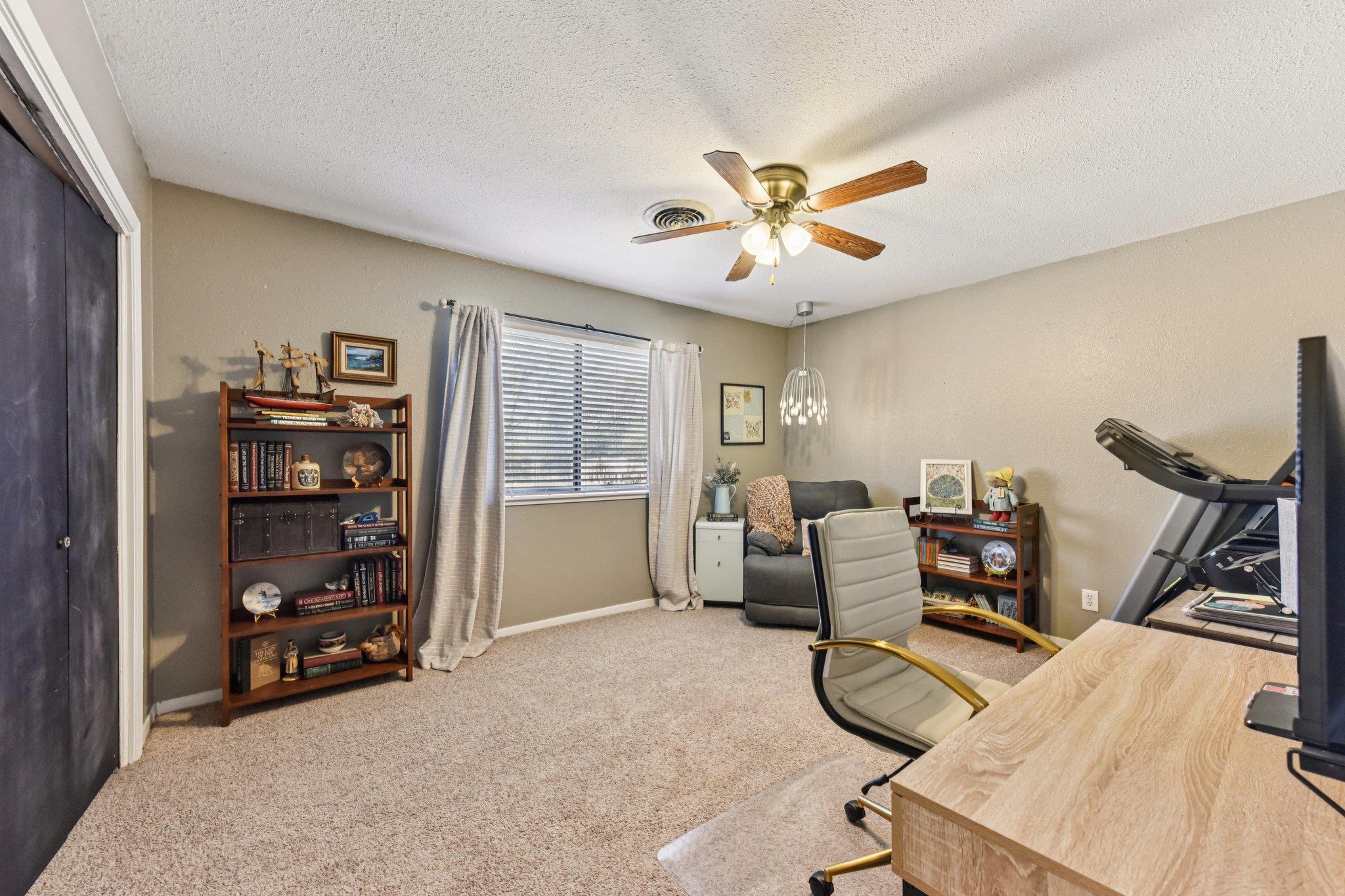 111 Post Oak Drive Elgin TX 78621