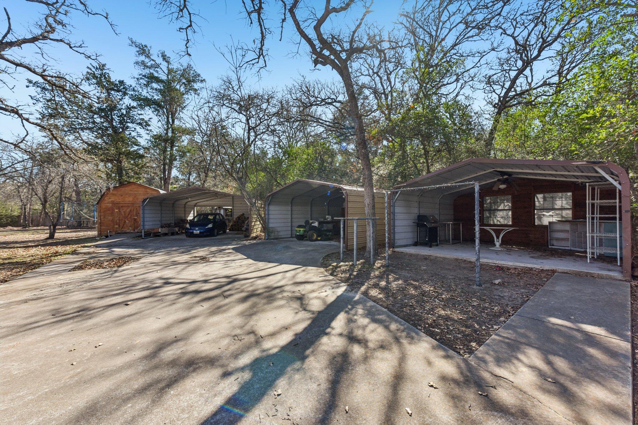111 Post Oak Drive Elgin TX 78621