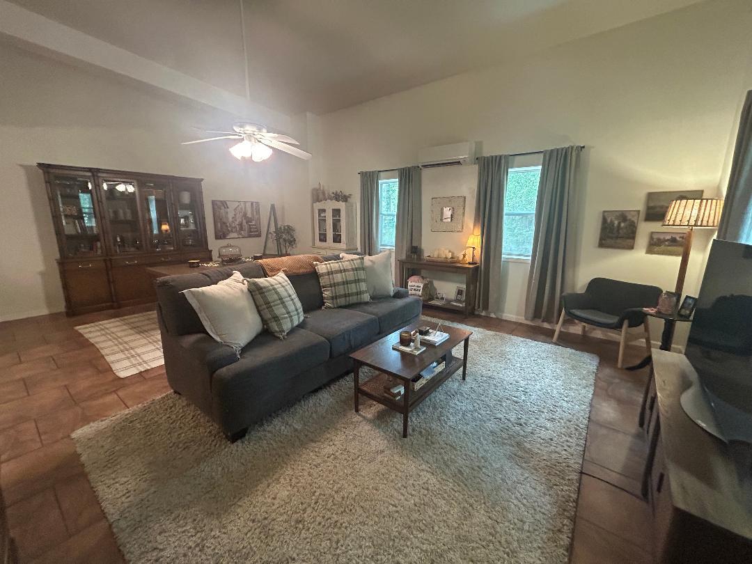 111 Post Oak Drive Elgin TX 78621