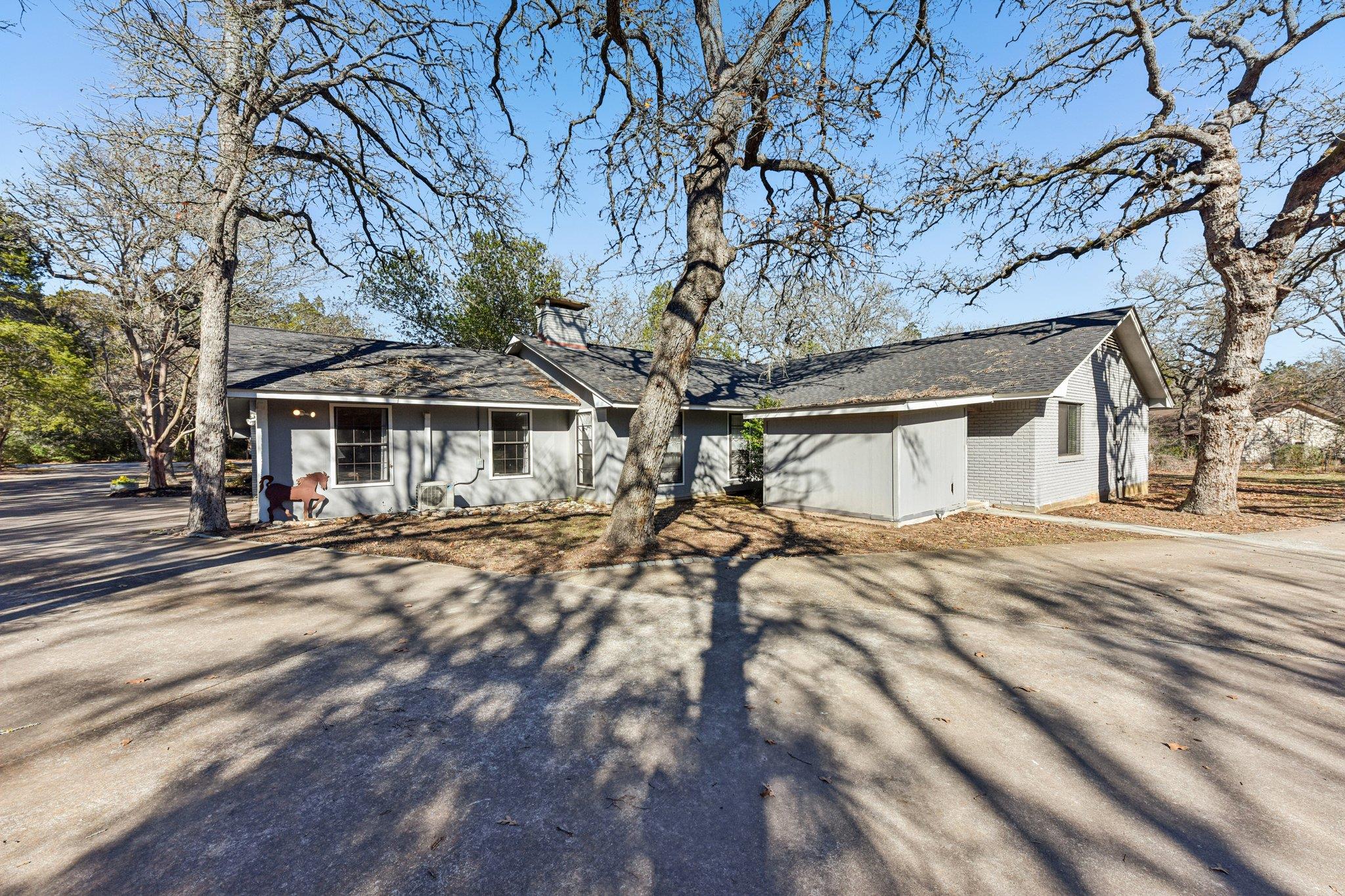 111 Post Oak Drive Elgin TX 78621