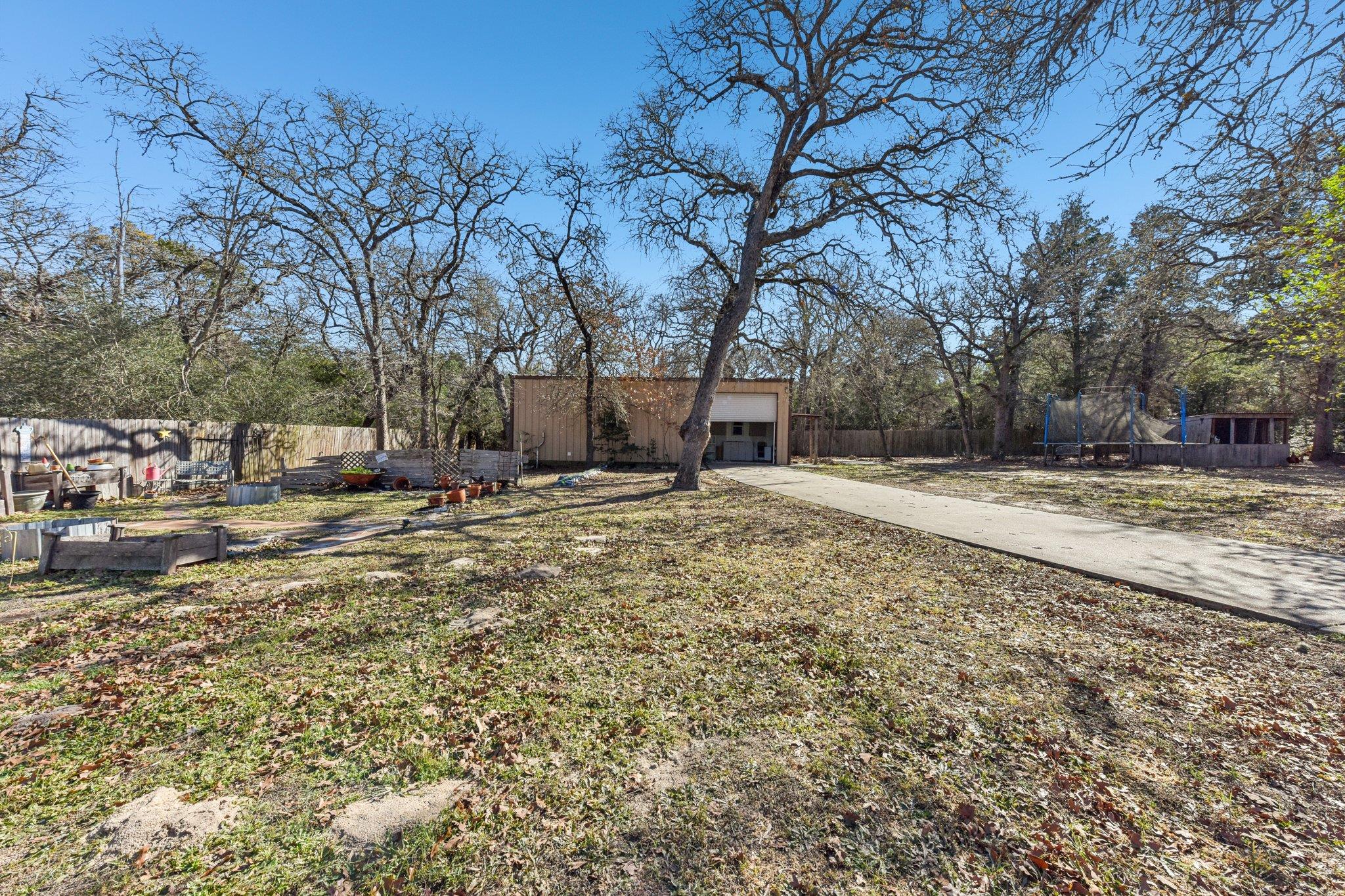 111 Post Oak Drive Elgin TX 78621