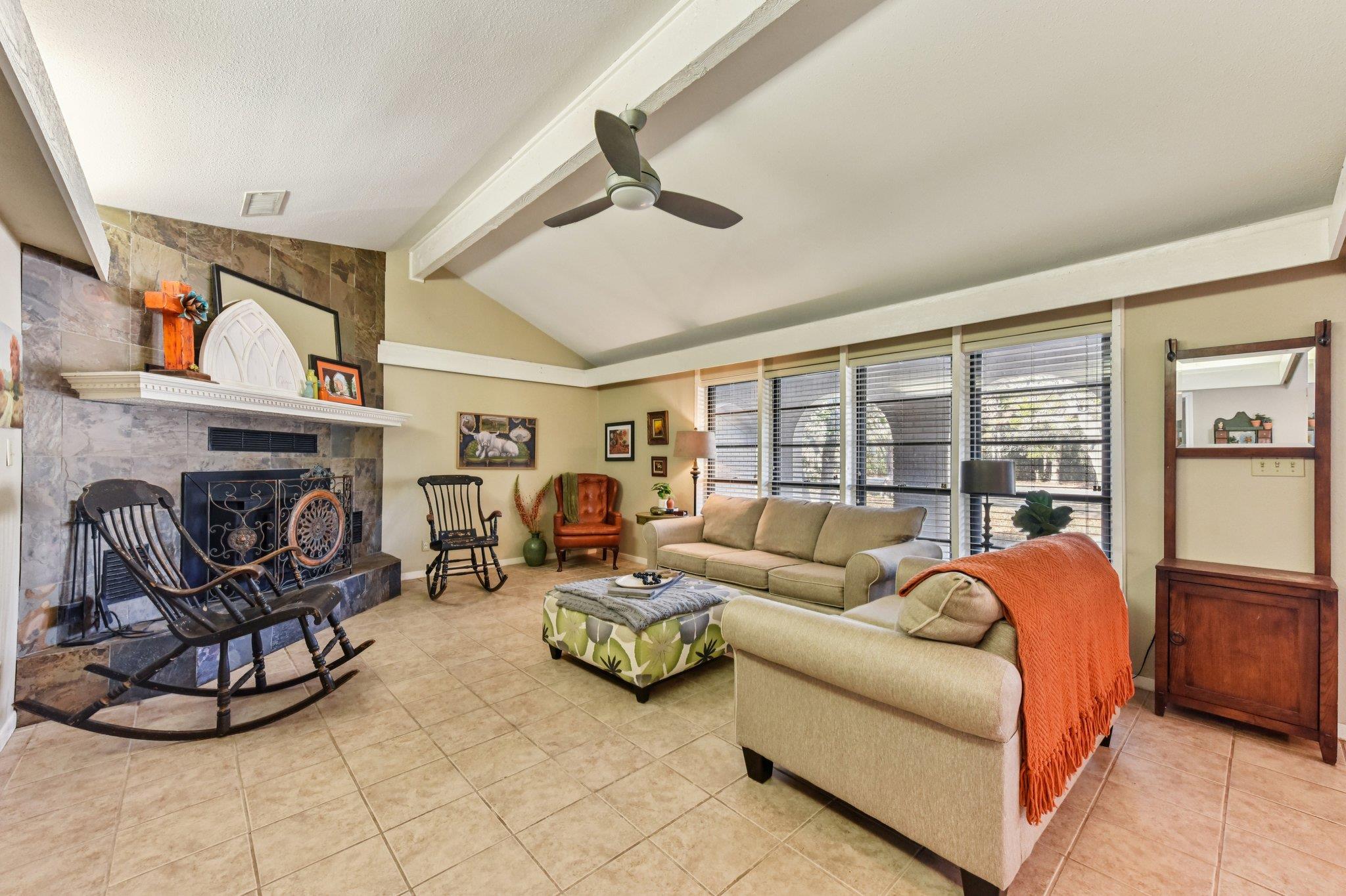 111 Post Oak Drive Elgin TX 78621