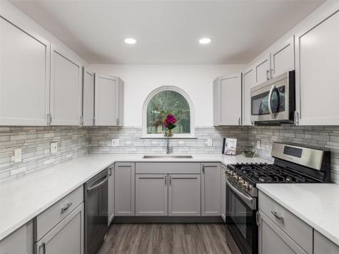 711 Buckingham Place Austin TX 78745