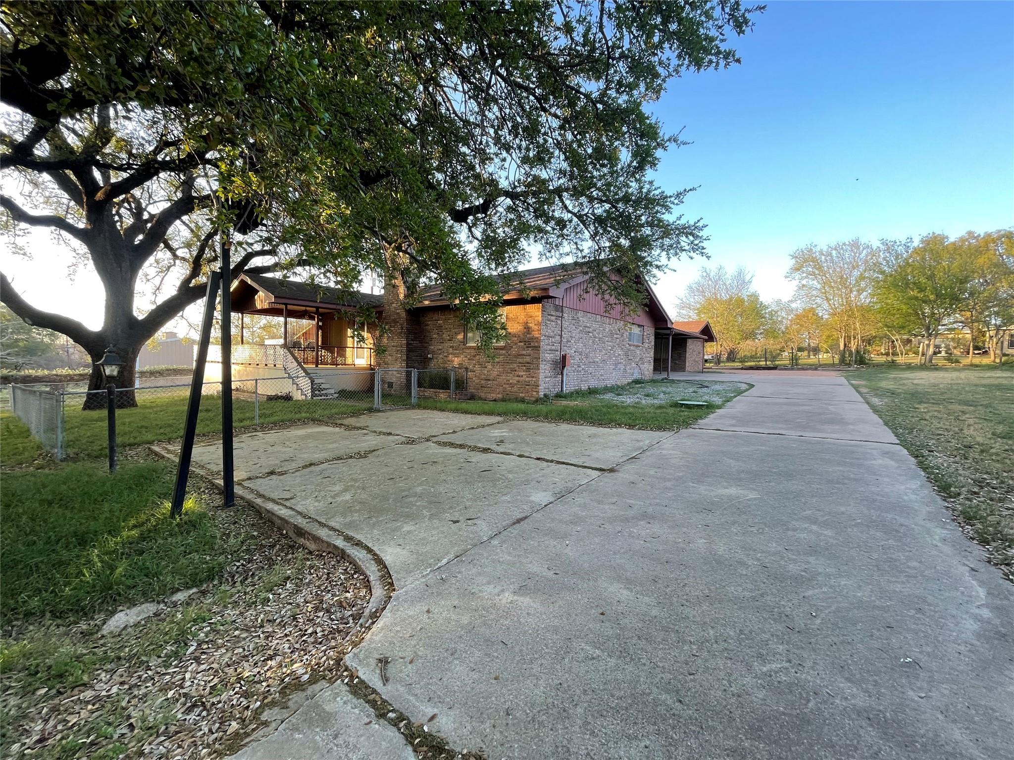 4317 River Oaks Drive Kingsland TX 78639