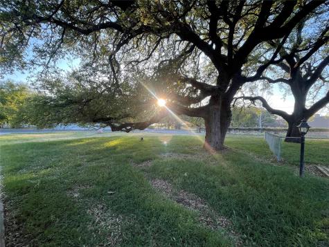 4317 River Oaks Drive Kingsland TX 78639