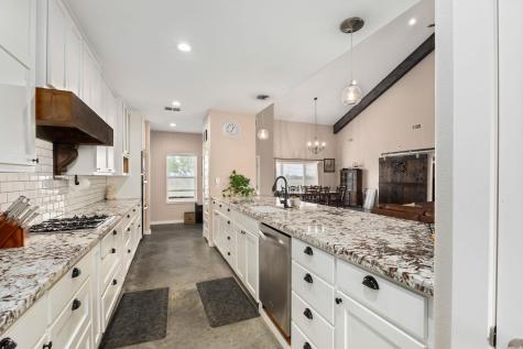1138 Creekside Lane Weimar TX 78962