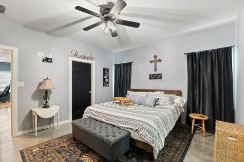 1138 Creekside Lane Weimar TX 78962
