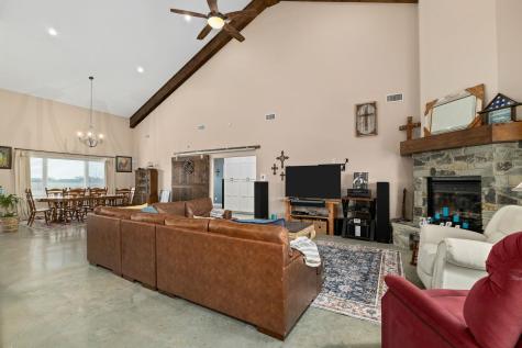 1138 Creekside Lane Weimar TX 78962