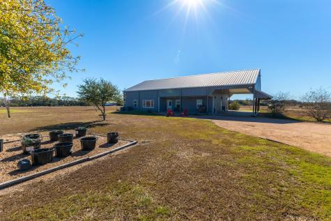 1138 Creekside Lane Weimar TX 78962