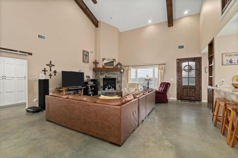 1138 Creekside Lane Weimar TX 78962