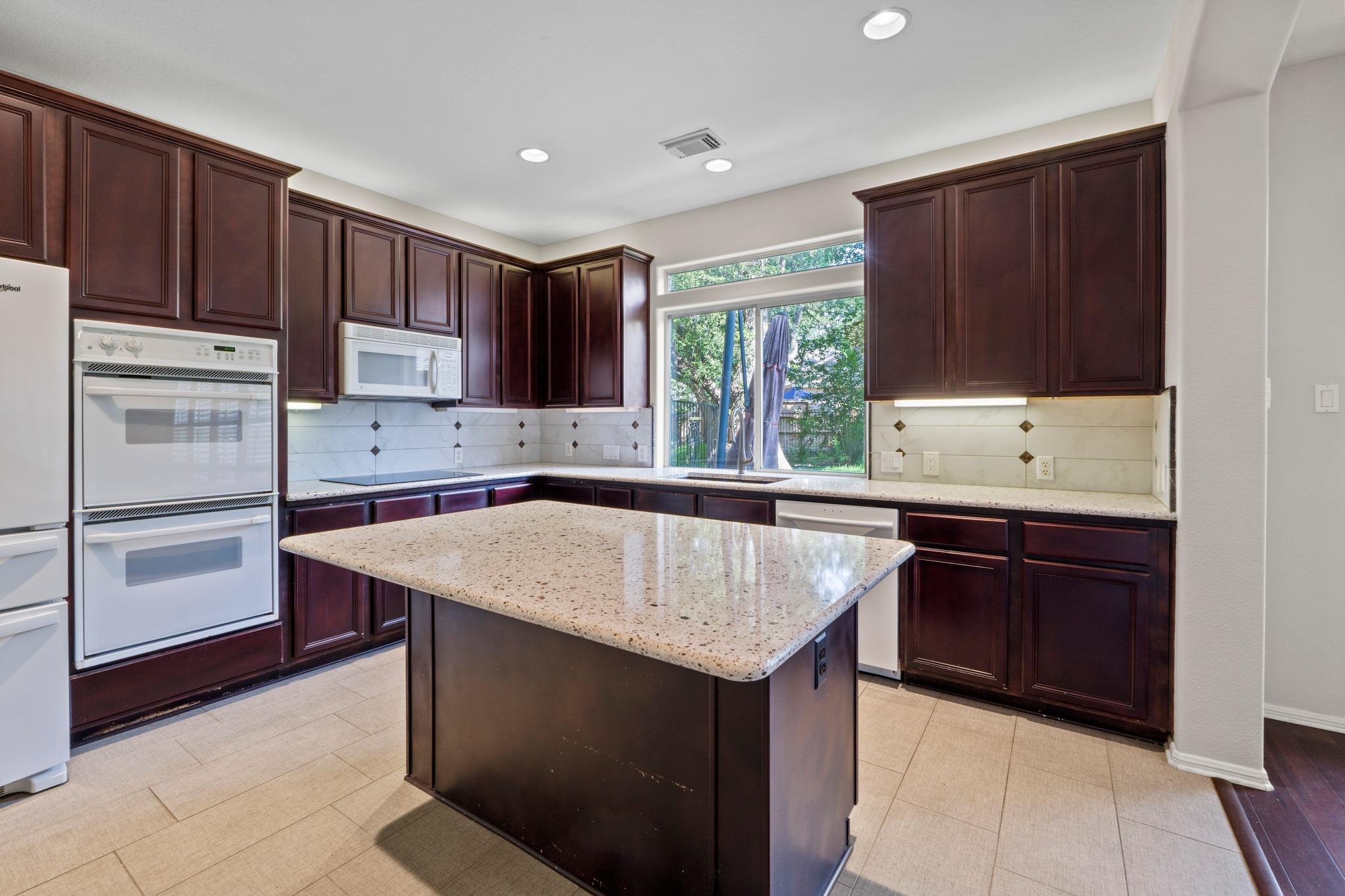 2 Muirfield Greens Lane Lakeway TX 78738