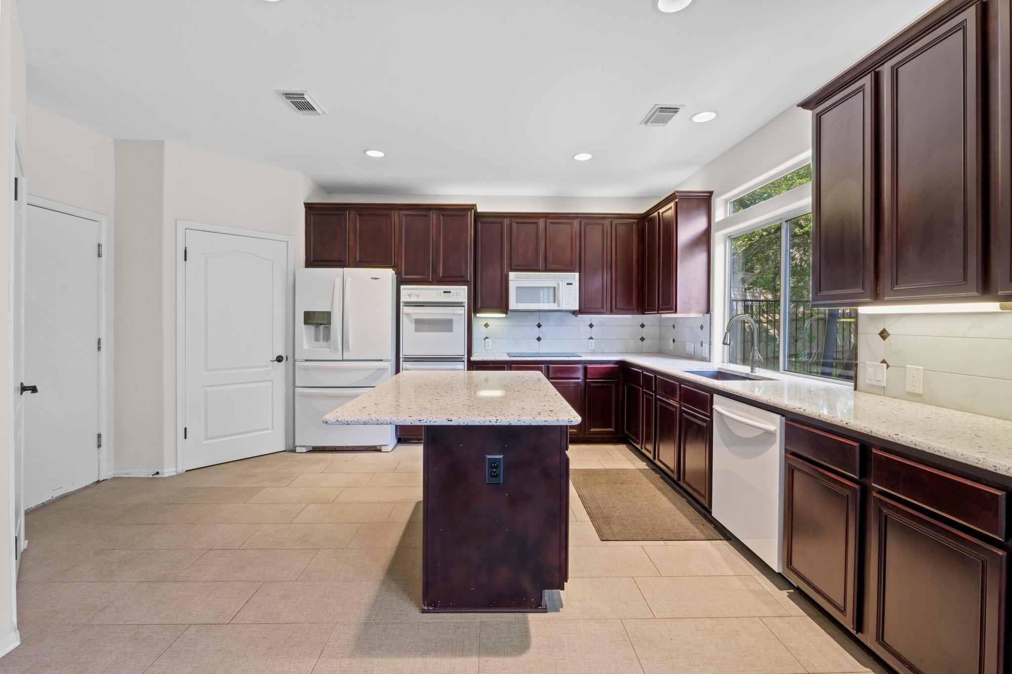 2 Muirfield Greens Lane Lakeway TX 78738