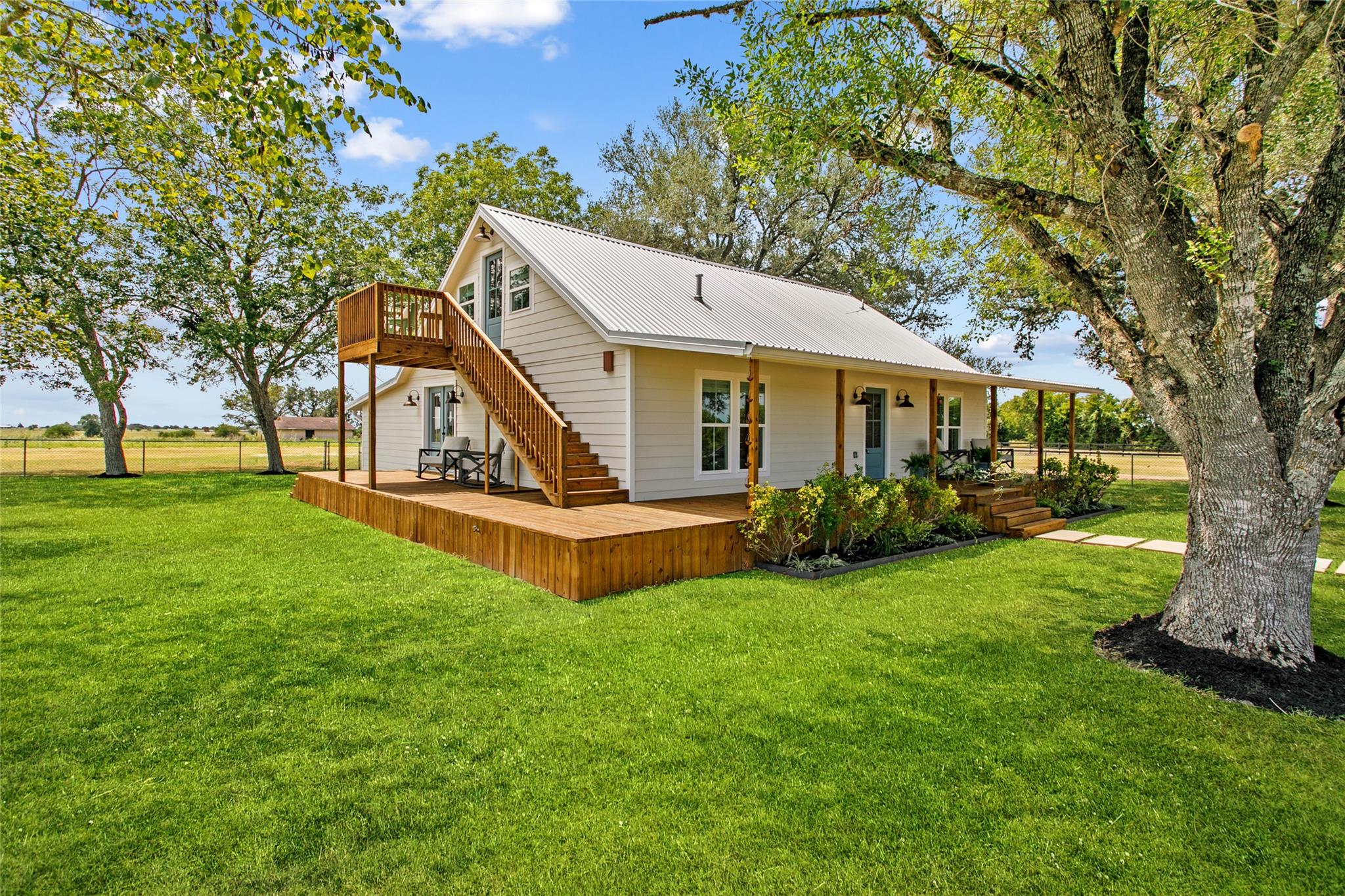 523 E Farm Market 1291 Round Top TX 78954