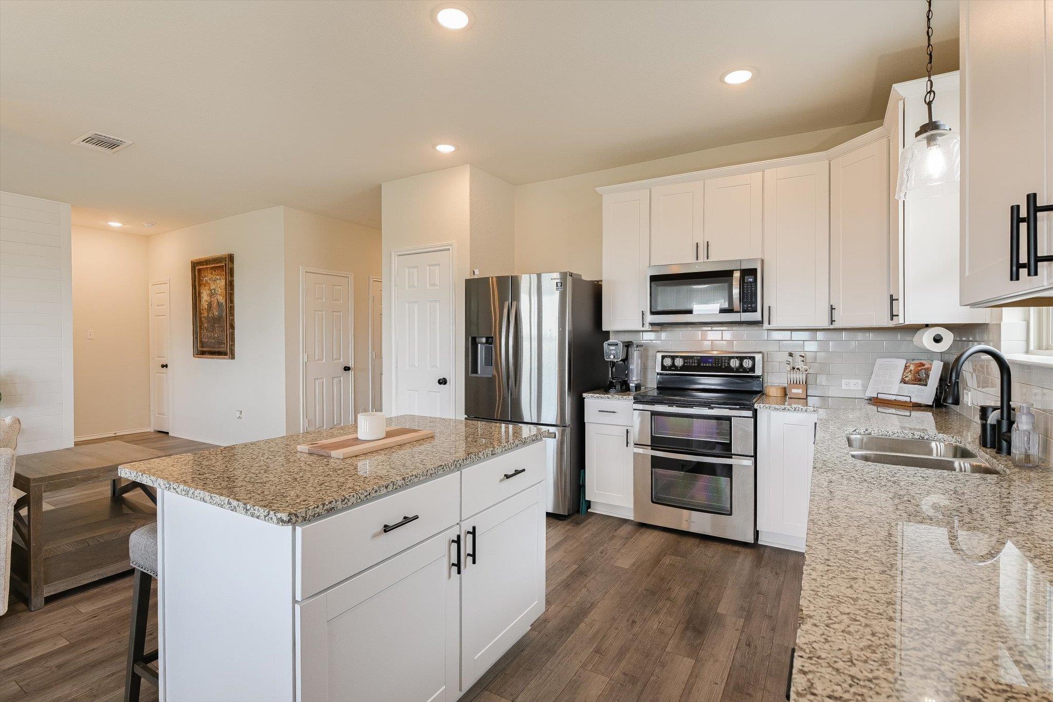 1915 T H Johnson Drive Taylor TX 76574